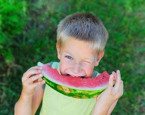 吃瓜吃到流泪,那些让人泪目的吃瓜瞬间  第3张