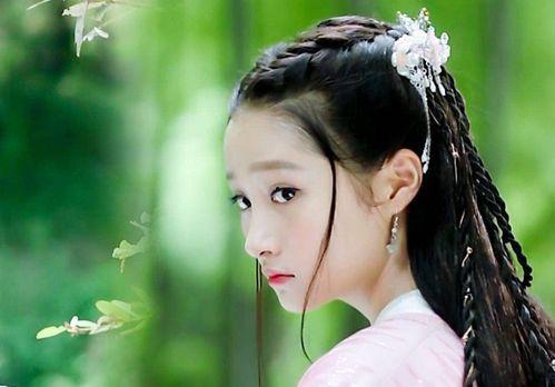 女主热衷吃瓜,女主的疯狂吃瓜之旅  第3张